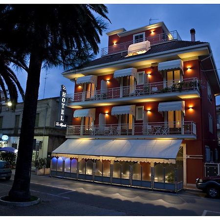 Hotel Lo Squalo กรอตตัมมาเร ภายนอก รูปภาพ