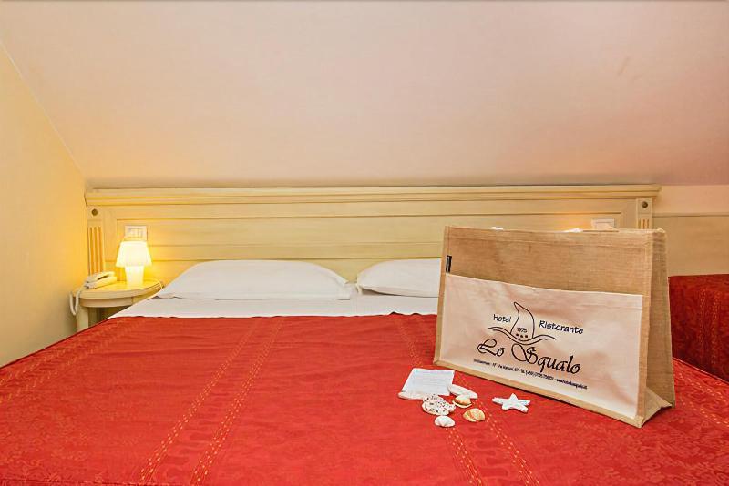 Hotel Lo Squalo กรอตตัมมาเร ภายนอก รูปภาพ