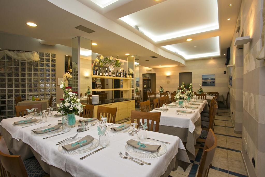 Hotel Lo Squalo กรอตตัมมาเร ภายนอก รูปภาพ
