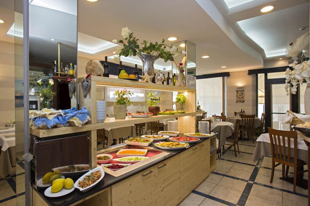 Hotel Lo Squalo กรอตตัมมาเร ภายนอก รูปภาพ