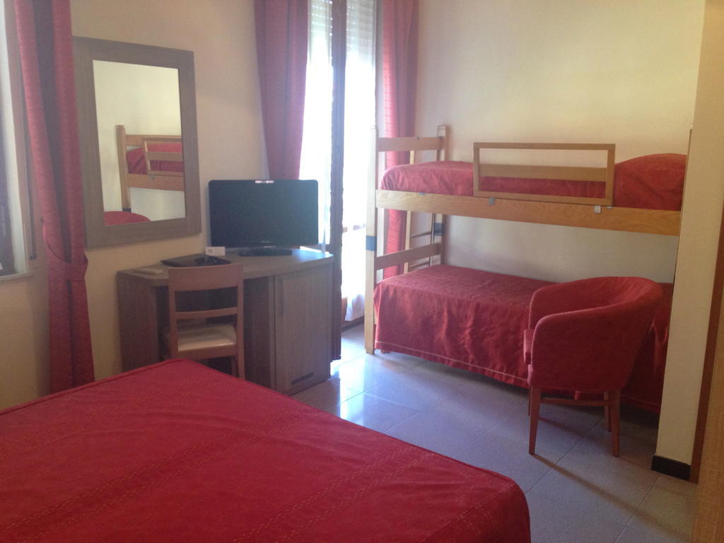Hotel Lo Squalo กรอตตัมมาเร ห้อง รูปภาพ